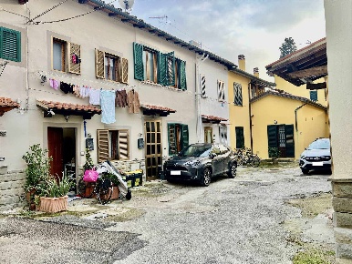 Foto Casa indipendente a Campi Bisenzio Centro di 72 m² con 3 locali