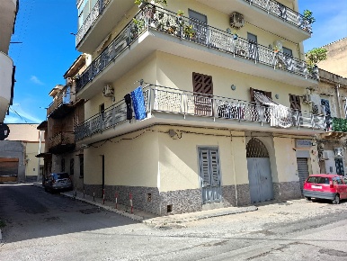 Foto Appartamento a Palermo Guadagna di 89 m² con 4 locali in vendita