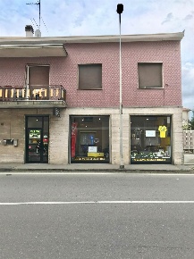 Foto Negozio a Vigevano Corso Novara, Stadio di 100 m² con 3 locali