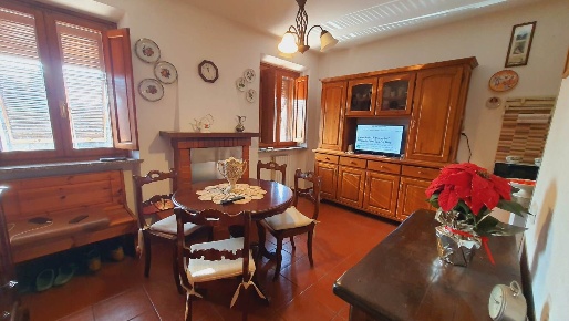 Foto Casa indipendente in via corte mei, Capannori di 170 m² con 7 locali