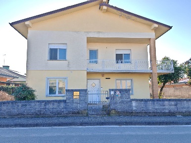 Foto Appartamento a Lestizza Centro di 110 m² con 4 locali in vendita