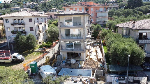 Foto Appartamento in via per Albisano, Torri del Benaco Centro di 100 m²
