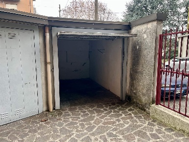 Foto Garage in via Paisiello 8, Monza San Rocco di 13 m² con 1 locali
