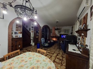 Foto Villa unifamiliare a Lastra a Signa Centro di 125 m² con 6 locali