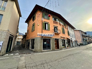 Foto Appartamento in Piazza Libertà, Leffe di 80 m² con 3 locali in vendita