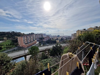 Foto Appartamento in Via Gaetano Salvemini, Genova Pra' di 75 m² in vendita