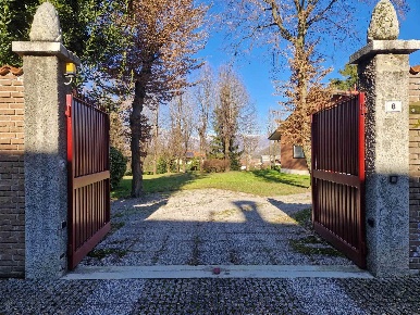 Foto Villa unifamiliare in Via Fumagalli, Garbagnate Monastero Brongio