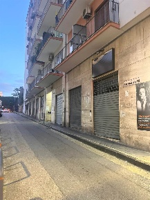 Foto Locale commerciale in Via Arce 17, Salerno Centro di 50 m² in vendita
