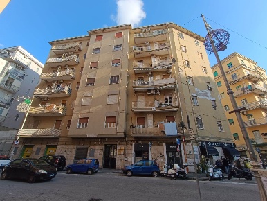 Foto Appartamento a Salerno Torrione Alto - Sala Abbagnano di 85 m²
