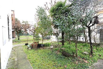 Foto Villa bifamiliare a Fusignano di 140 m² con 9 locali in vendita