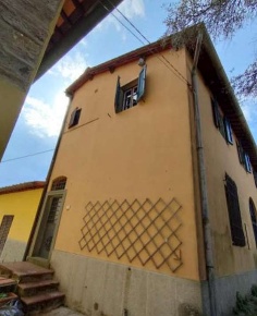 Foto Appartamento in Via di Naiale, Lastra a Signa di 238 m² con 1 locali