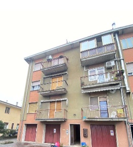 Foto Appartamento in Via Piave, Marmirolo Centro di 86 m² con 5 locali