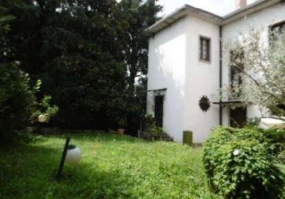 Foto Villa unifamiliare in Corso Italia, Bovisio-Masciago di 458 m²