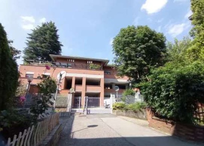 Foto Appartamento in Via Angelo Sismonda, Torino Parella di 88 m² all'asta