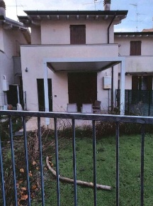 Foto Villa a schiera in Via Cirillo Rossi, Commessaggio Centro di 115 m²
