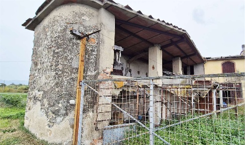 Foto Rustico a Prato di 160 m² con 8 locali in vendita