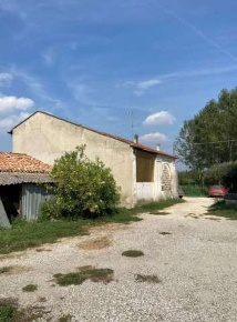 Foto Appartamento in Via Volto, Borgo Mantovano di 221 m² con 9 locali