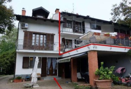 Foto Appartamento in Via Pertengo, San Raffaele Cimena di 115 m² all'asta