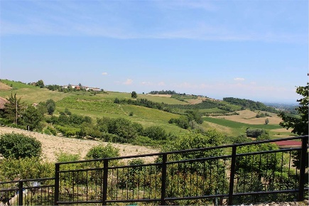 Foto Casa indipendente a Lu e Cuccaro Monferrato di 200 m² con 8 locali