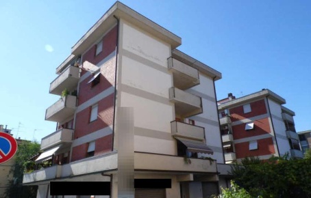 Foto Appartamento in Via Don Minzoni, Rufina Centro di 135 m² con 8 locali
