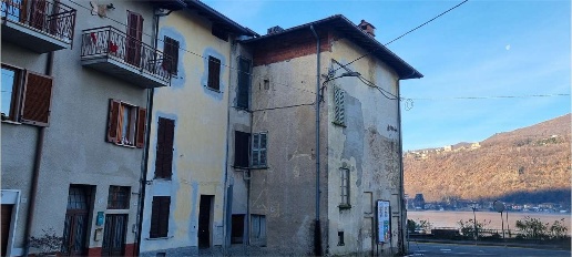 Foto Appartamento in Piazza San Giuseppe  19, Porto Ceresio di 108 m²