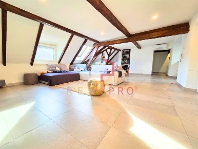 Foto Attico in via Renon, Bolzano Centro di 127 m² con 3 locali in vendita