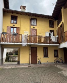 Foto Appartamento in Via Bonelli, Albino Centro di 161 m² con 4 locali