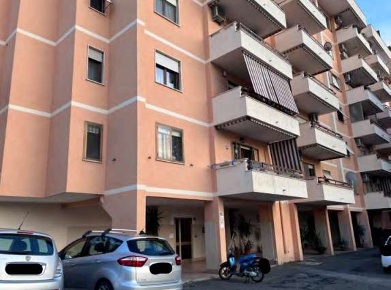 Foto Appartamento in Via Della Quercia 9, Civitavecchia di 131 m² all'asta