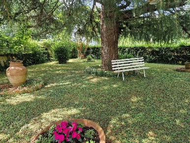 Foto Villa unifamiliare a Lucca Maggiano - San Macario di 240 m² in vendita