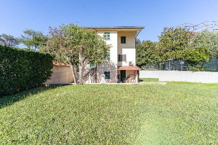 Foto Casa indipendente a Lamporecchio Centro di 75 m² con 5 locali