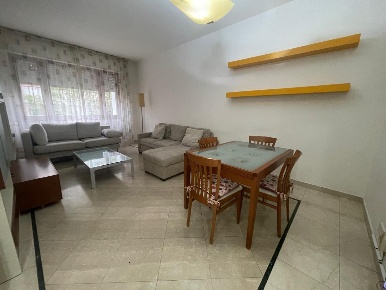 Foto Appartamento a Carrara Avenza di 113 m² con 5 locali in vendita