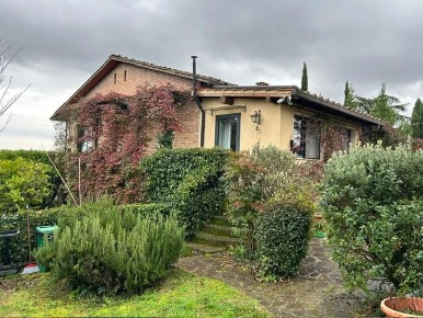 Foto Villa unifamiliare a Siena Pieve a Bozzone - Vico d'Arbia di 167 m²