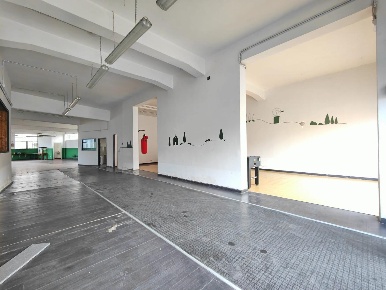 Foto Locale commerciale a Fucecchio Centro di 350 m² con 3 locali