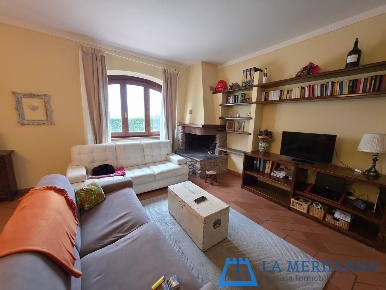 Foto Casa indipendente a Lamporecchio Centro di 190 m² con 8 locali