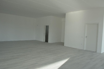 Foto Locale commerciale a Crespina Lorenzana di 100 m² con 1 locali