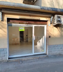Foto Negozio in Viale Oriani ad.ze Via Murri, Bologna Murri di 40 m²
