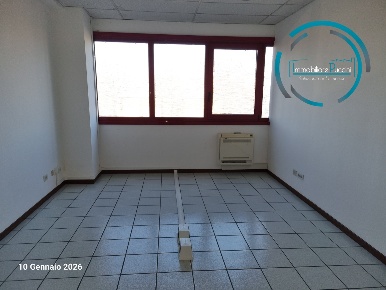 Foto Ufficio in via Barberinese 100, Campi Bisenzio di 120 m² con 4 locali