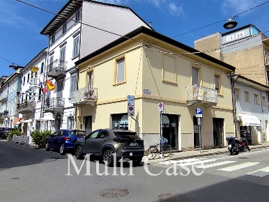 Foto Appartamento a Viareggio Centro di 90 m² con 4 locali in vendita