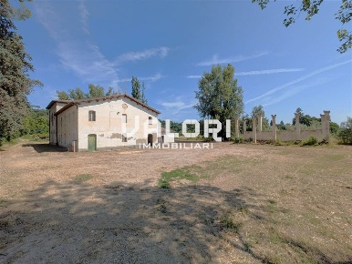 Foto Villa unifamiliare in Via Firenze, Faenza di 516 m² in vendita