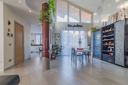 Foto Attico in corso Como, Limbiate Centro di 210 m² con 4 locali