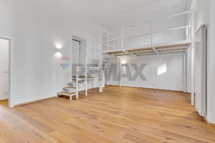 Foto Loft in Via Cenisio, Milano Sempione di 70 m² con 2 locali in vendita