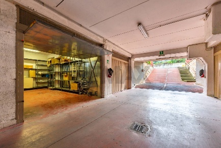 Foto Box a Roma Finocchio di 20 m² con 1 locali in vendita