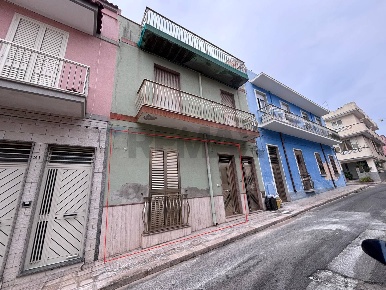 Foto Appartamento a Pachino Centro di 70 m² con 4 locali in vendita