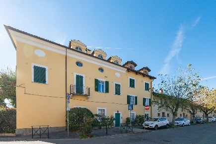 Foto Attico in VIA SPANNA, Grugliasco Centro di 330 m² con 11 locali