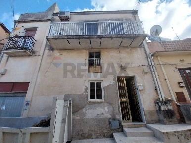 Foto Casa indipendente in vico Saverio Puglisi, Modica Modica Bassa