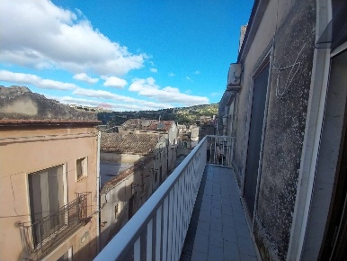 Foto Casa indipendente in vico Saverio Puglisi 26, Modica Modica Bassa