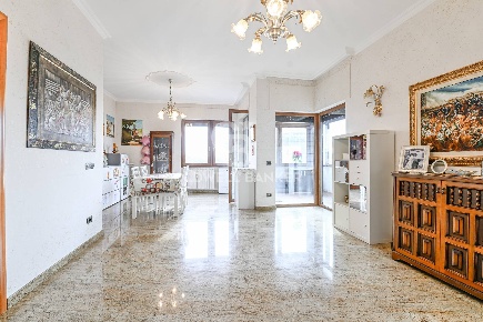 Foto Appartamento in Viale Antonio Gramsci, Monterotondo di 165 m²