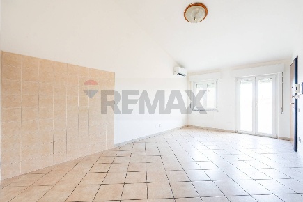 Foto Appartamento in Via Isonzo 2, Capoterra Centro di 68 m² con 3 locali