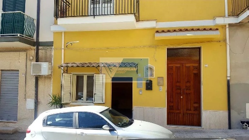 Foto Appartamento in via Grazia Deledda, Noto Centro con 3 locali