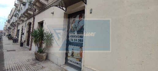 Foto Negozio in Via Re Ierone II, Siracusa Gelone - Cadorna con 1 locali